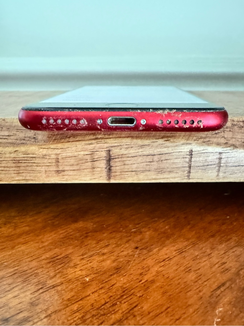 Apple iPhone SE 2nd Generation (PRODUCT)Red - Picture 4 of 7
